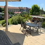 Luebke, Gartenblick Nyaraló