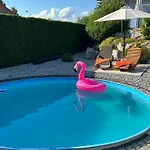 Luebke, Gartenblick